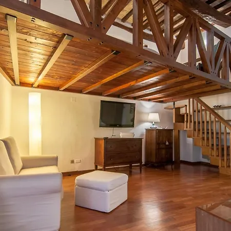 Cozy Loft Vannucci